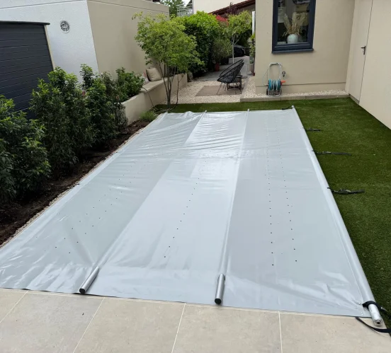 Terrasse mit Pool